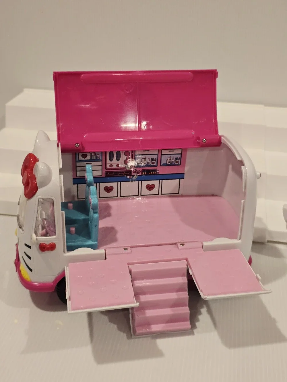 Hello Kitty Rescue Emergency Playset